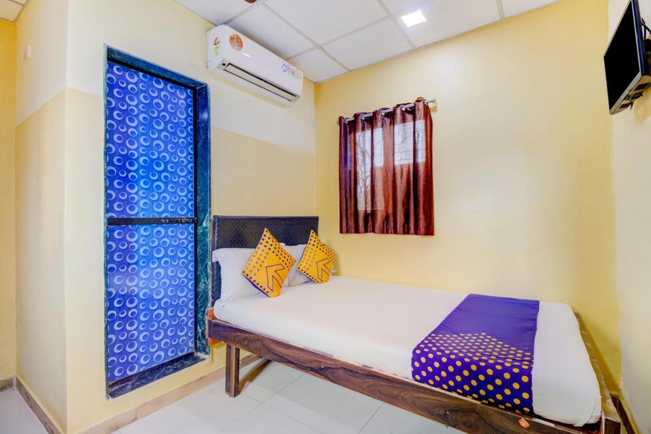 Oyo 70661 Hotel Al Makkah Managed By Hotel Paris Mumbai Exterior photo